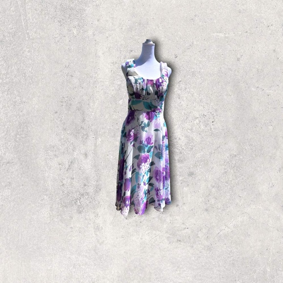 Pretty, fun & flirty dress - Picture 5 of 8